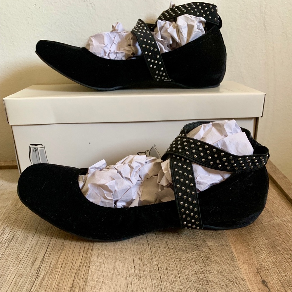 Black Suede Kenneth Cole Flats